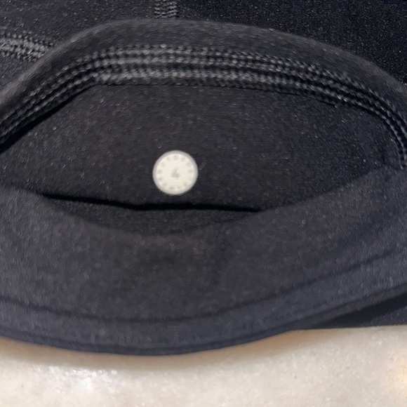 lululemon‎ athletica Black Leggings See Trough Size 4 Essential Bottoms - Picture 8 of 9